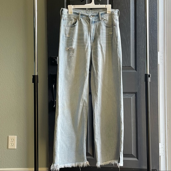 low rise light wash denim American eagle jeans - Picture 1 of 3